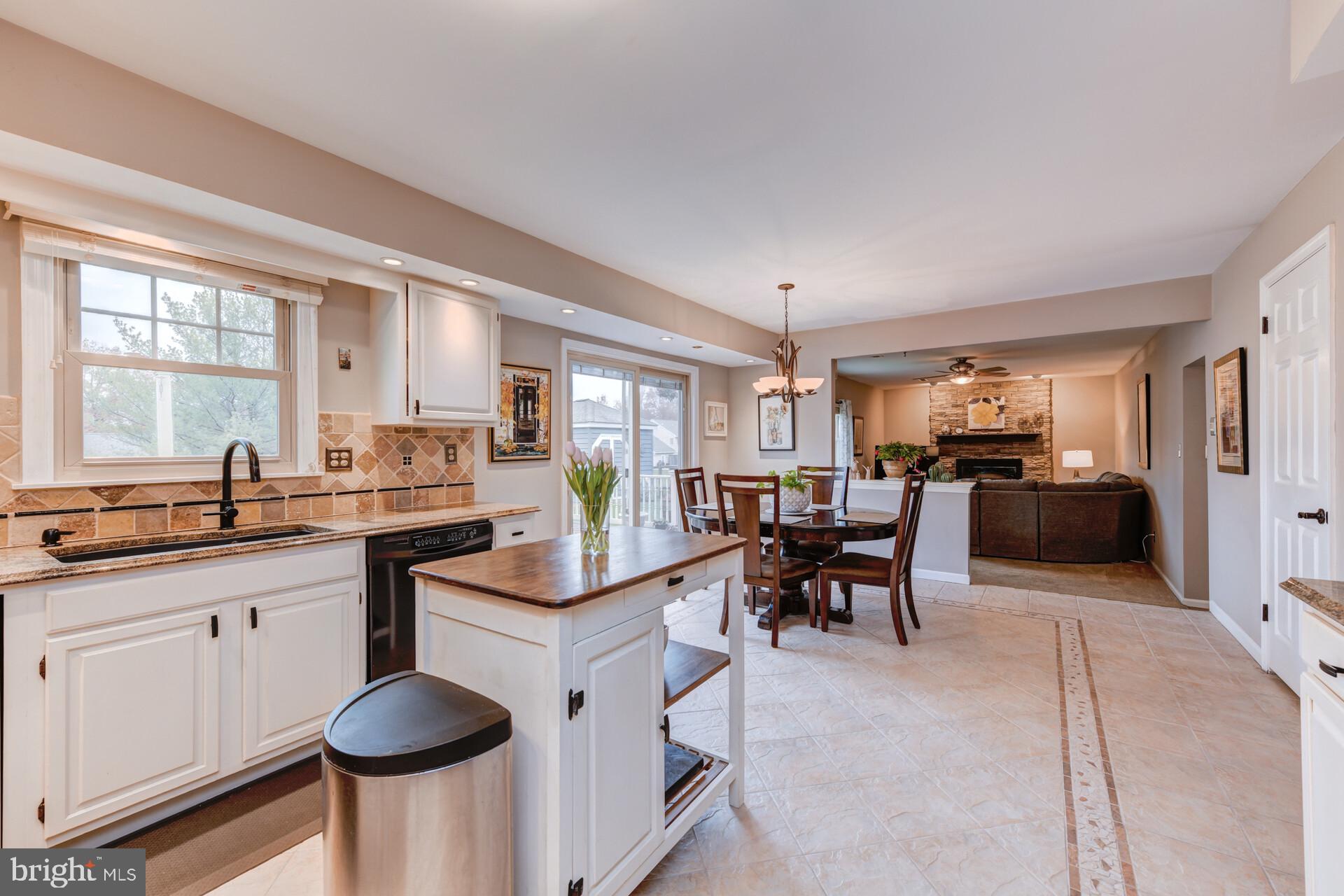 237 Holly Drive Chalfont, PA 18914 - Photo 10 of 38 Kitchen