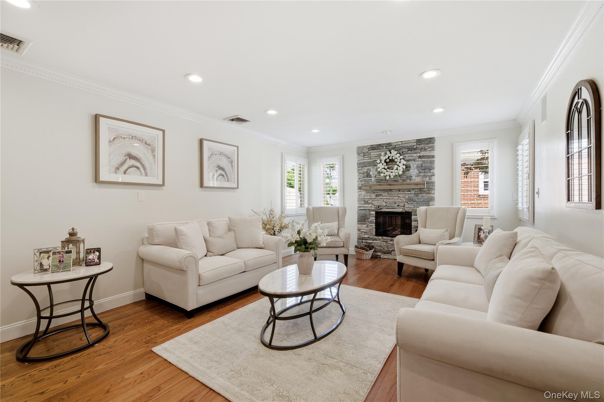 82 Sunset Road Bay Shore, NY 11706 - Photo 8 of 38