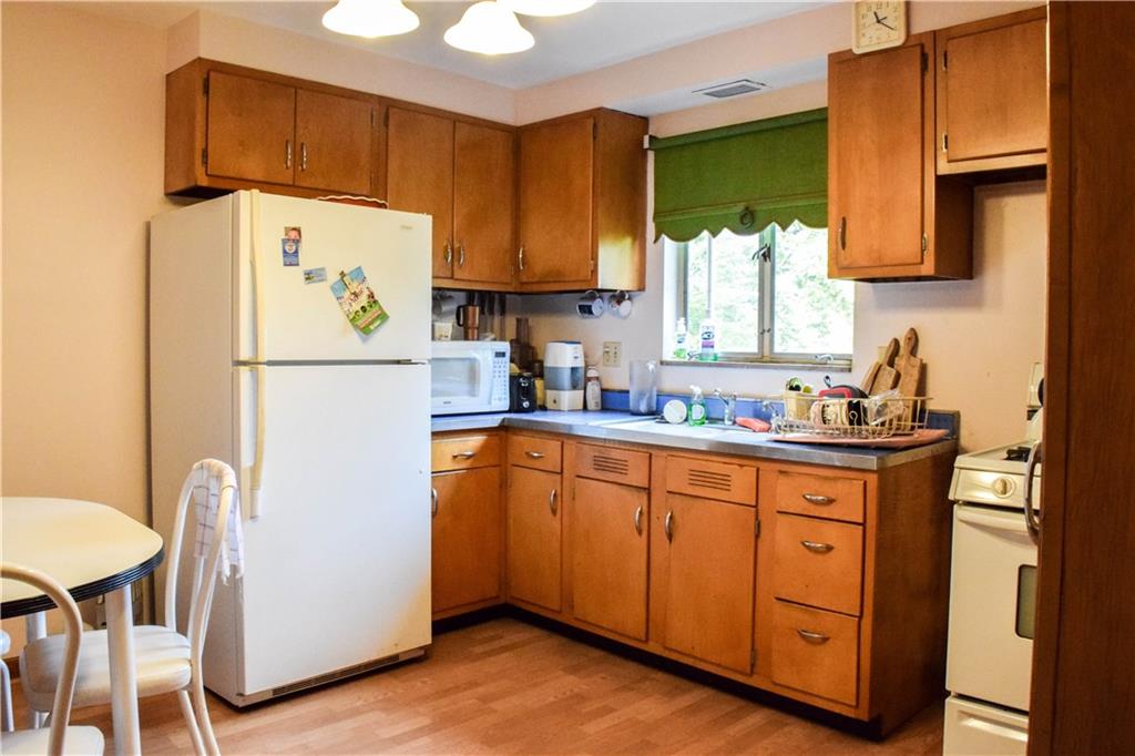 2714 Mt Royal Road Pittsburgh, PA 15217 - Photo 3 of 22 Gallery Image 3