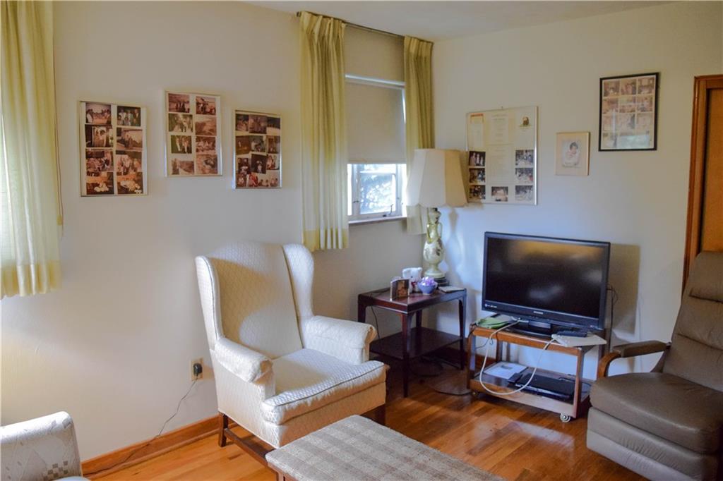 2714 Mt Royal Road Pittsburgh, PA 15217 - Photo 21 of 22 Gallery Image 21