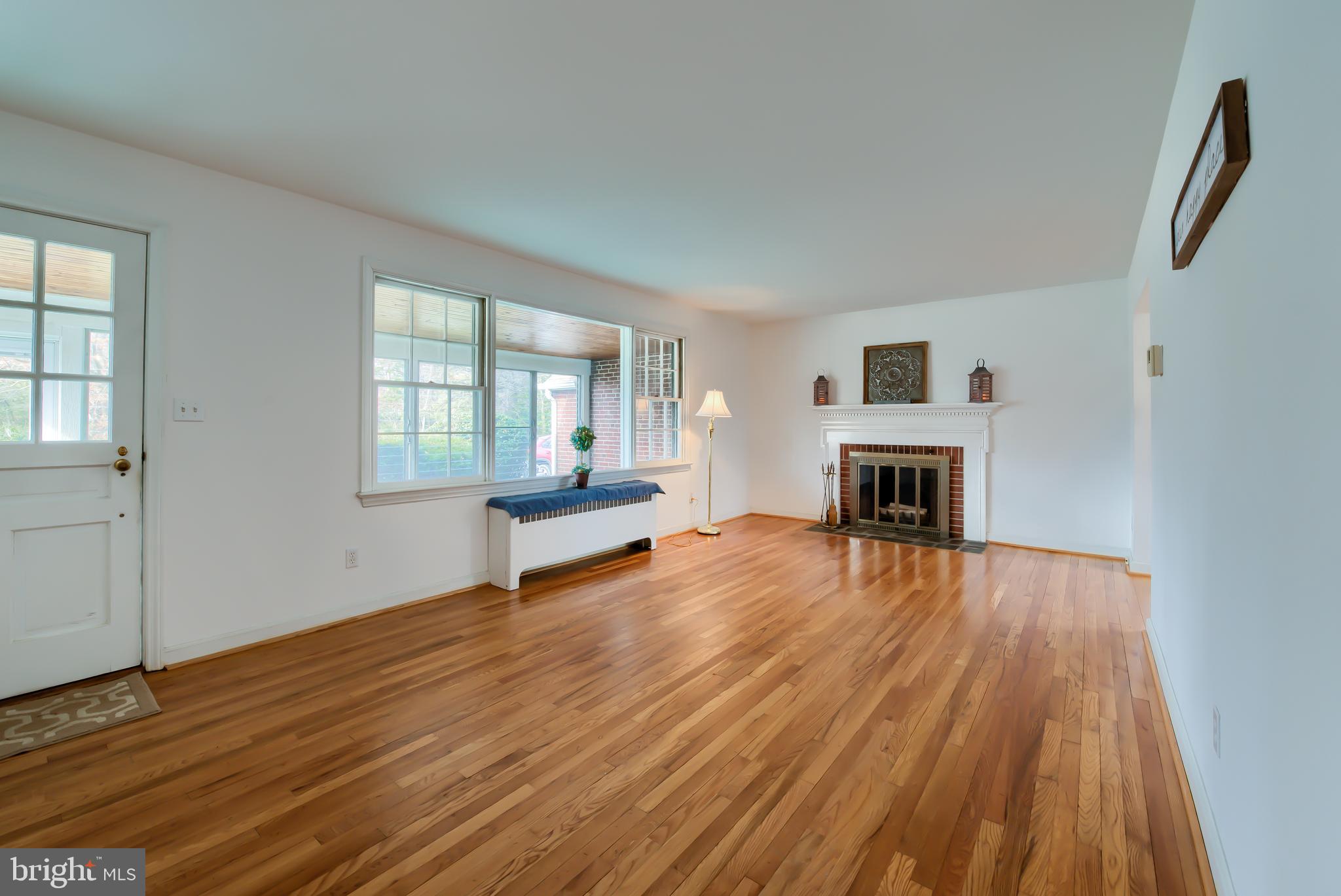 1311 Marsh Road Wilmington, DE 19803 - Photo 6 of 29 Large livingroom
