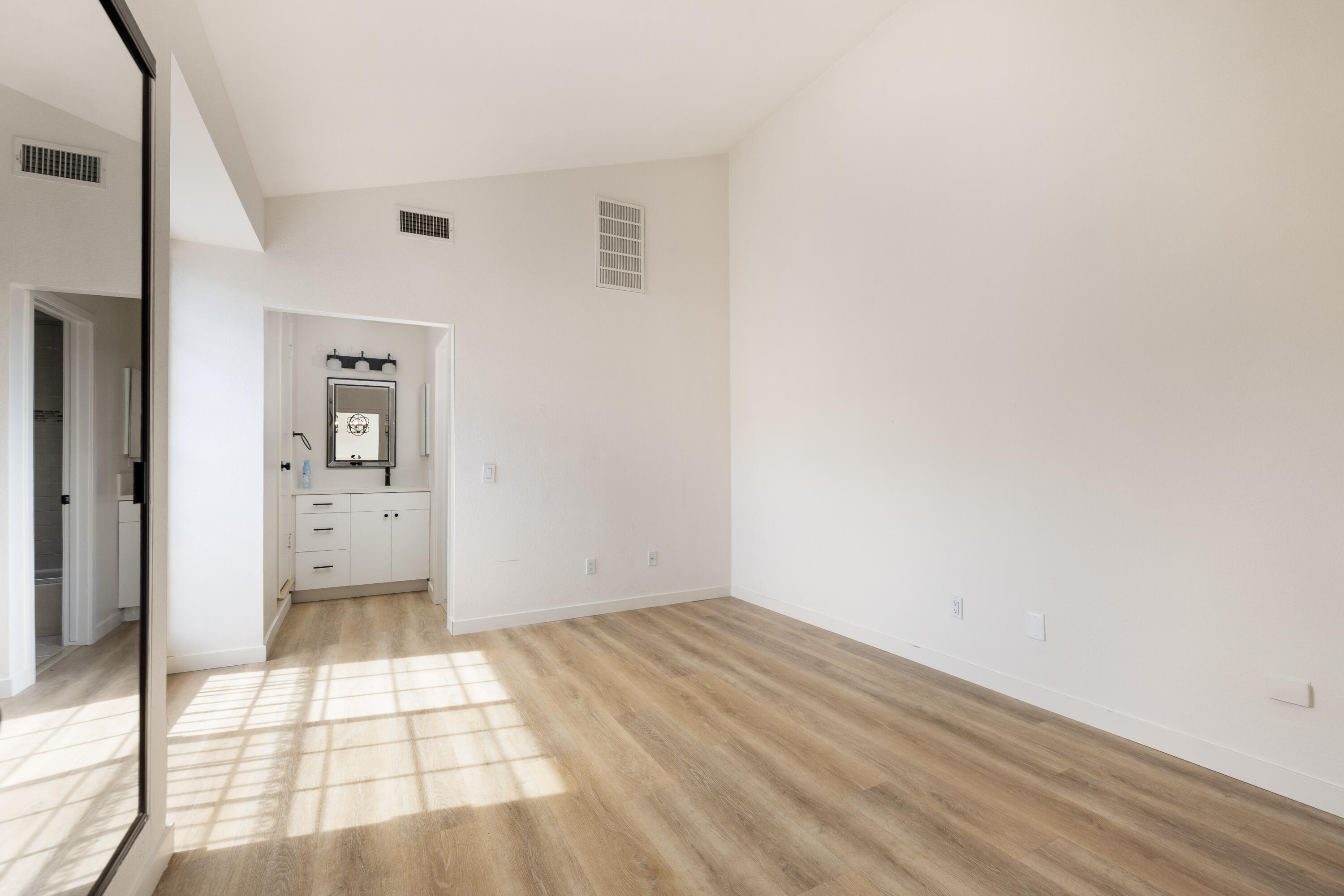 125 Bath Street, Unit B2 Santa Barbara, CA 93101 - Photo 17 of 27 Bedroom 2
