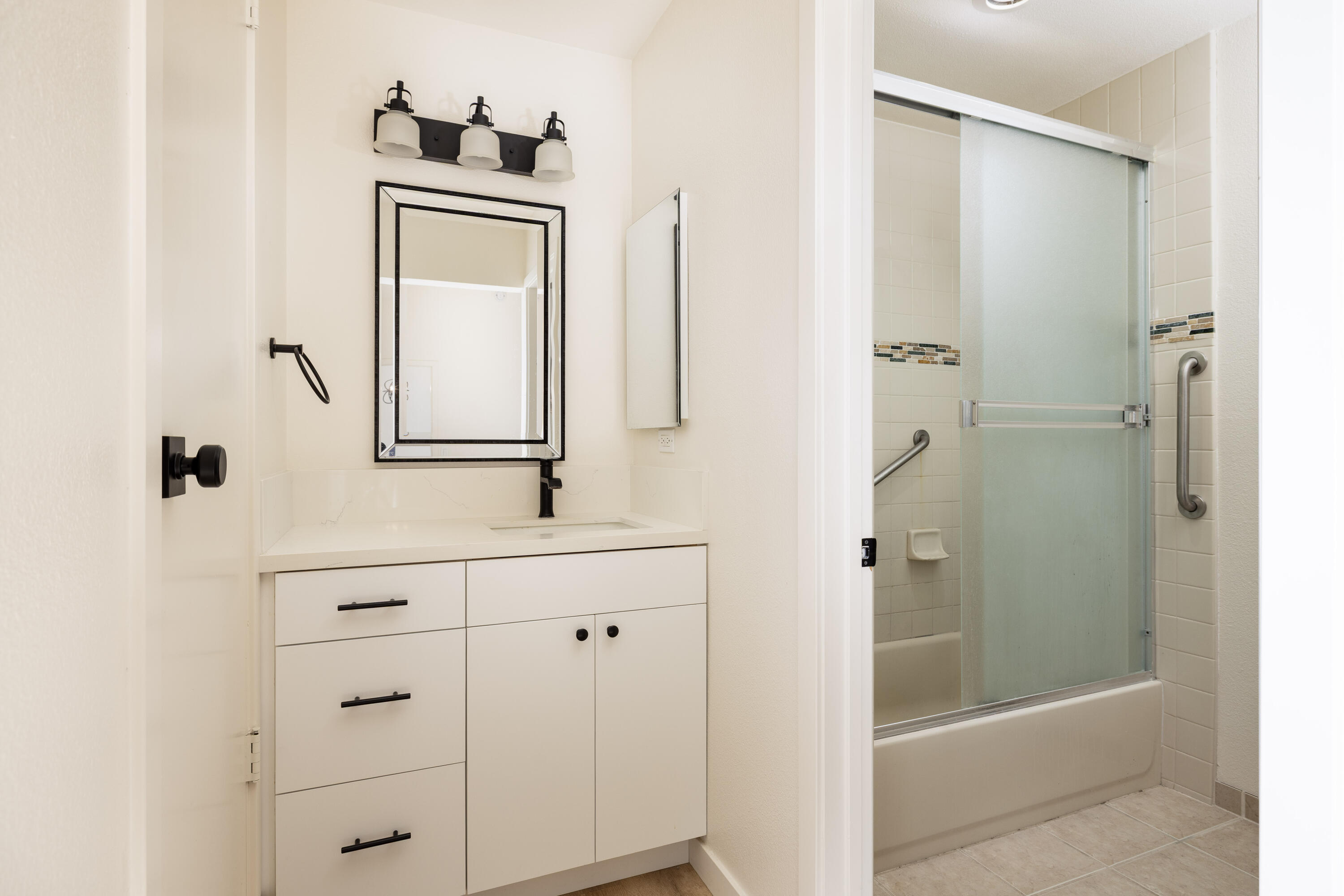 125 Bath Street, Unit B2 Santa Barbara, CA 93101 - Photo 19 of 27 Secondary Bath