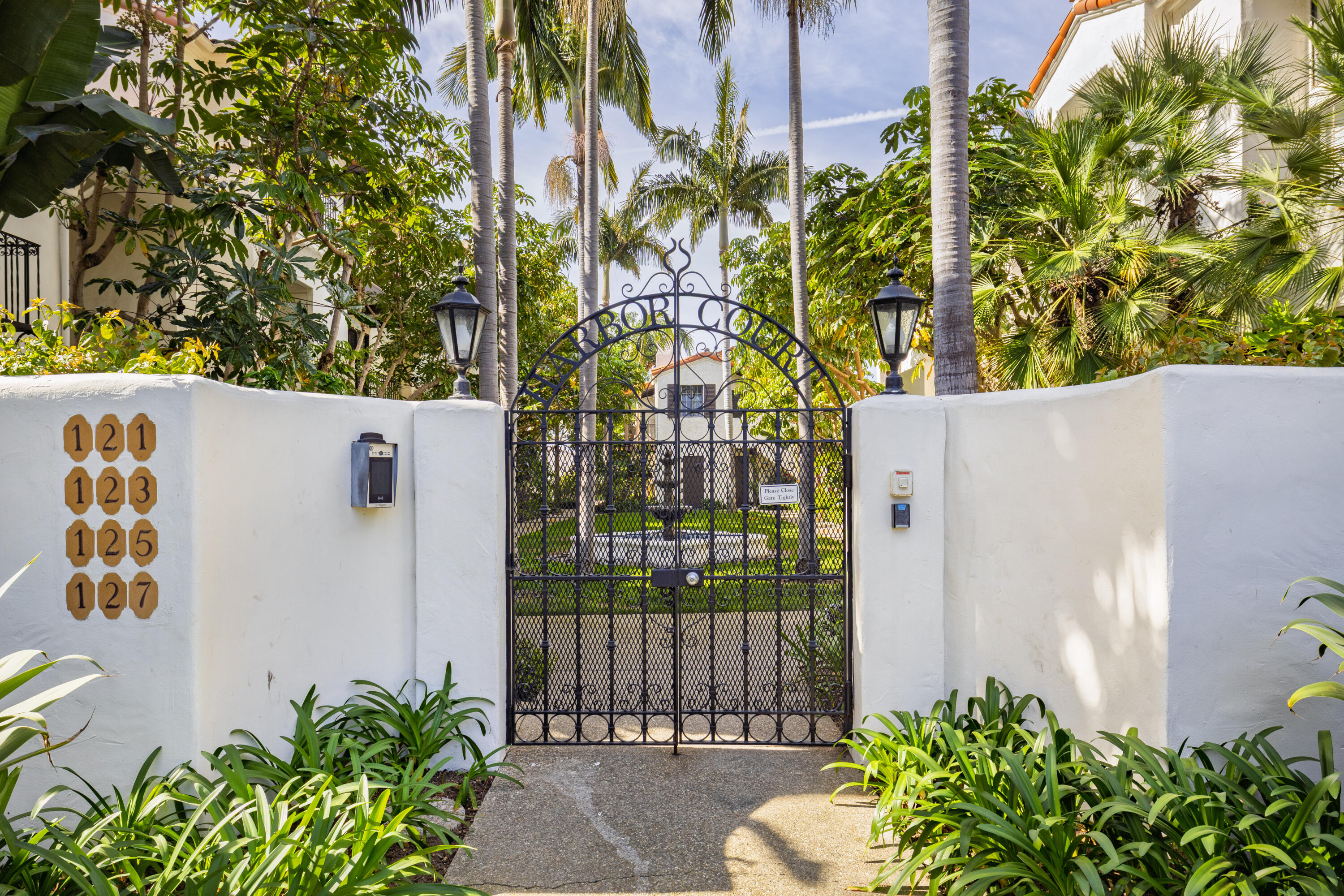 125 Bath Street, Unit B2 Santa Barbara, CA 93101 - Photo 23 of 27 Couryard Gate