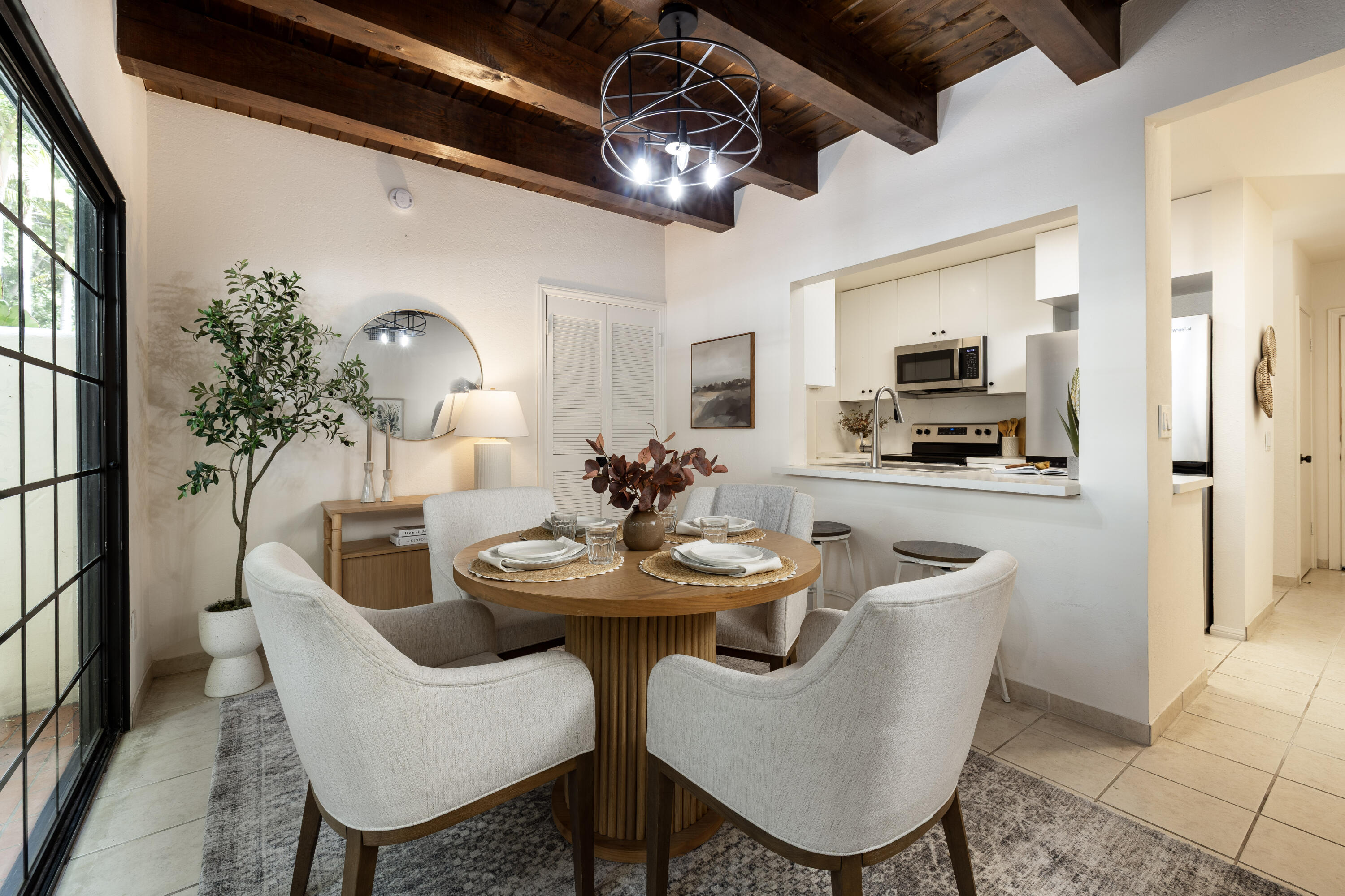 125 Bath Street, Unit B2 Santa Barbara, CA 93101 - Photo 6 of 27 Dining Room