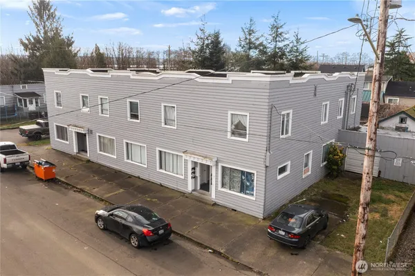 $485,000 | 1020 J Street, Hoquiam, WA 98550