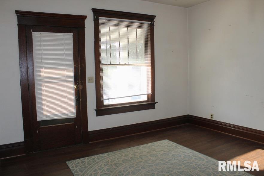 714 South Main Street Kewanee, IL 61443 - Photo 8 of 31 a view of an empty room and window