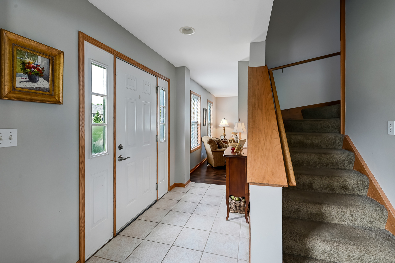 1934 Manning Road Darien, IL 60561 - Photo 3 of 18 a view of a hallway with wooden floor and entryway
