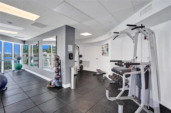 $4,300 | 480 Northeast 30th Street, Unit 1007, Miami, FL 33137