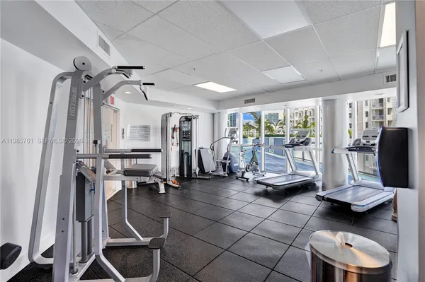 $4,300 | 480 Northeast 30th Street, Unit 1007, Miami, FL 33137
