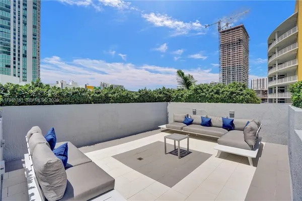 $4,300 | 480 Northeast 30th Street, Unit 1007, Miami, FL 33137