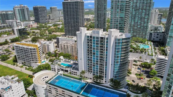 $4,300 | 480 Northeast 30th Street, Unit 1007, Miami, FL 33137