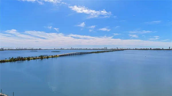 $4,300 | 480 Northeast 30th Street, Unit 1007, Miami, FL 33137