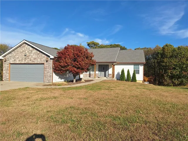 $399,000 | 9230 Southwest Alpha Ridge Road, Trimble, MO 64492