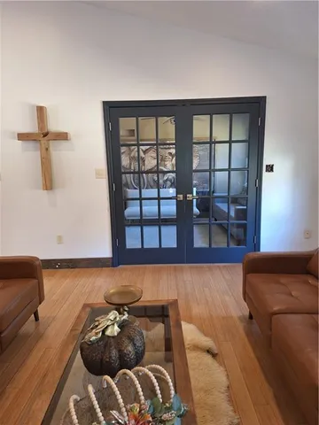 $399,000 | 9230 Southwest Alpha Ridge Road, Trimble, MO 64492