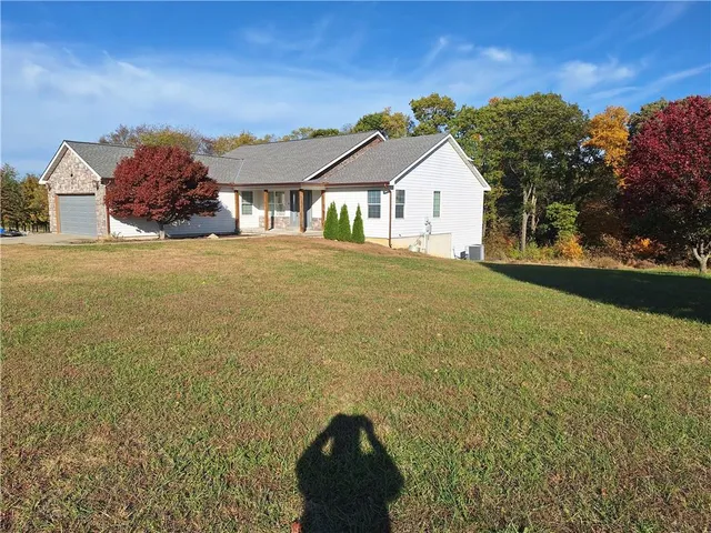 $399,000 | 9230 Southwest Alpha Ridge Road, Trimble, MO 64492