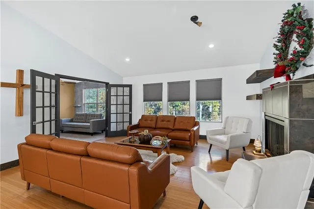 $399,000 | 9230 Southwest Alpha Ridge Road, Trimble, MO 64492