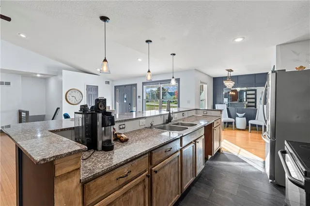 $399,000 | 9230 Southwest Alpha Ridge Road, Trimble, MO 64492