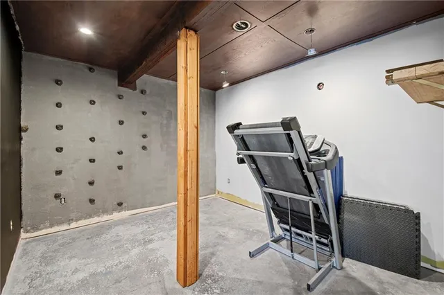 $399,000 | 9230 Southwest Alpha Ridge Road, Trimble, MO 64492