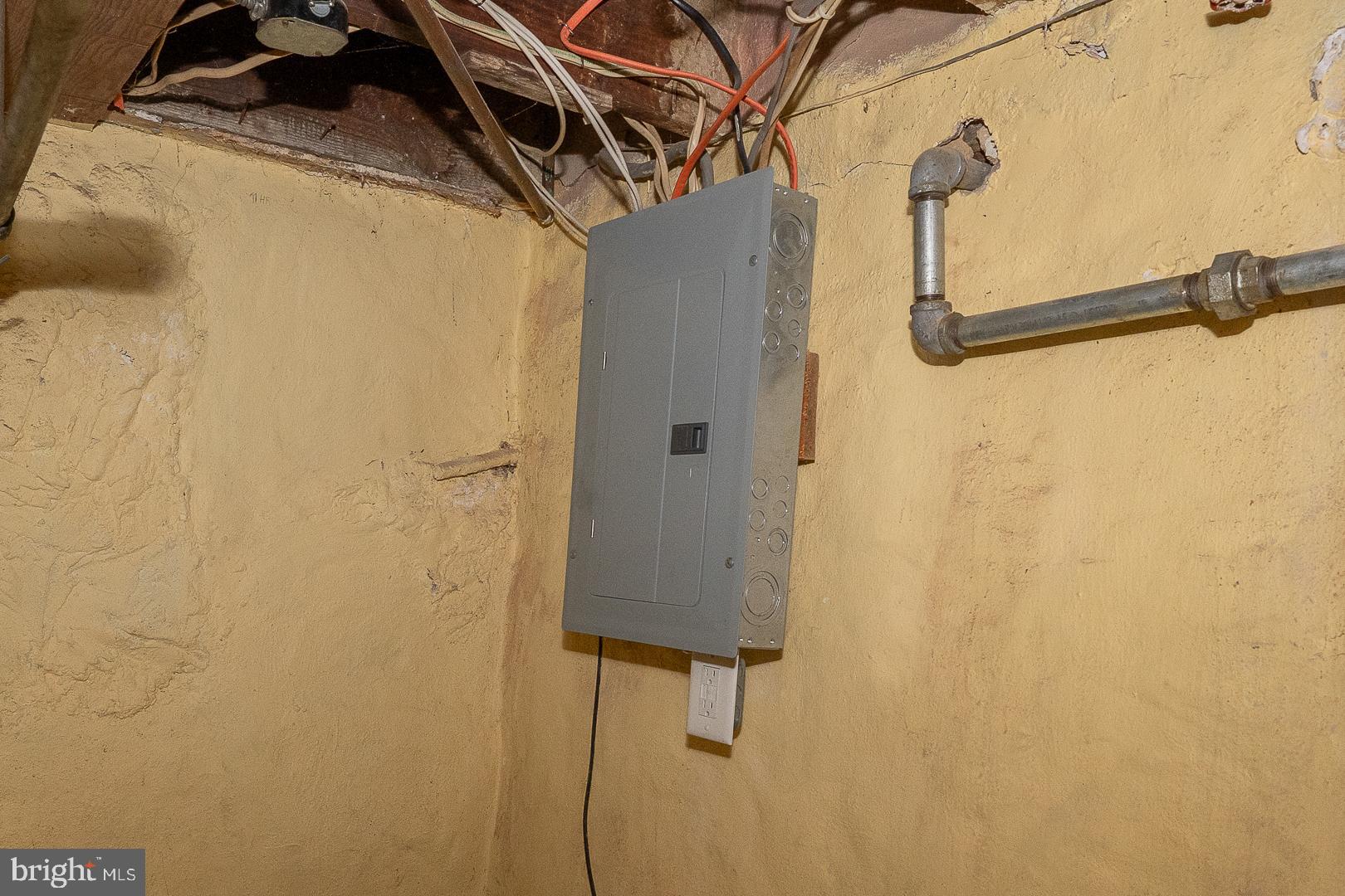 136 Summit Avenue Upper Darby, PA 19082 - Photo 38 of 48 a bathroom with a shower