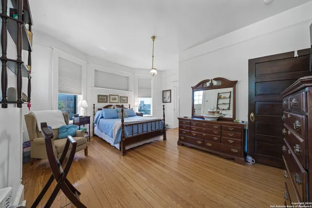 $839,000 | 623 Augusta Street, San Antonio, TX 78215