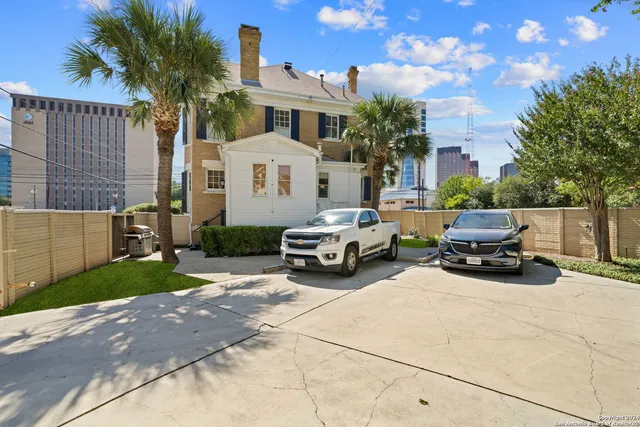$839,000 | 623 Augusta Street, San Antonio, TX 78215