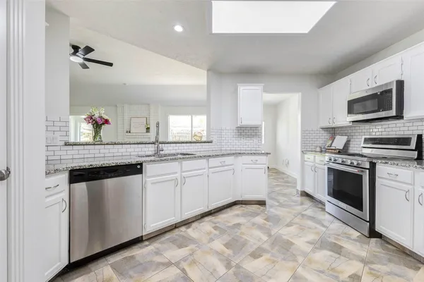 $2,200 | 16339 Elmwood Point Lane, Sugar Land, TX 77498