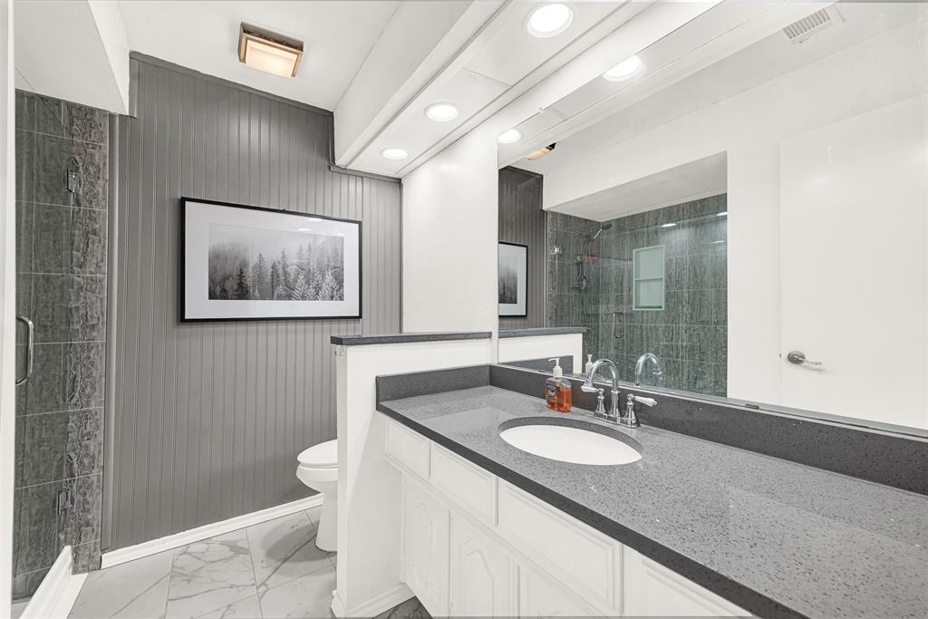 8344 Old Moss Road Dallas, TX 75231 - Photo 15 of 23 Full Bath