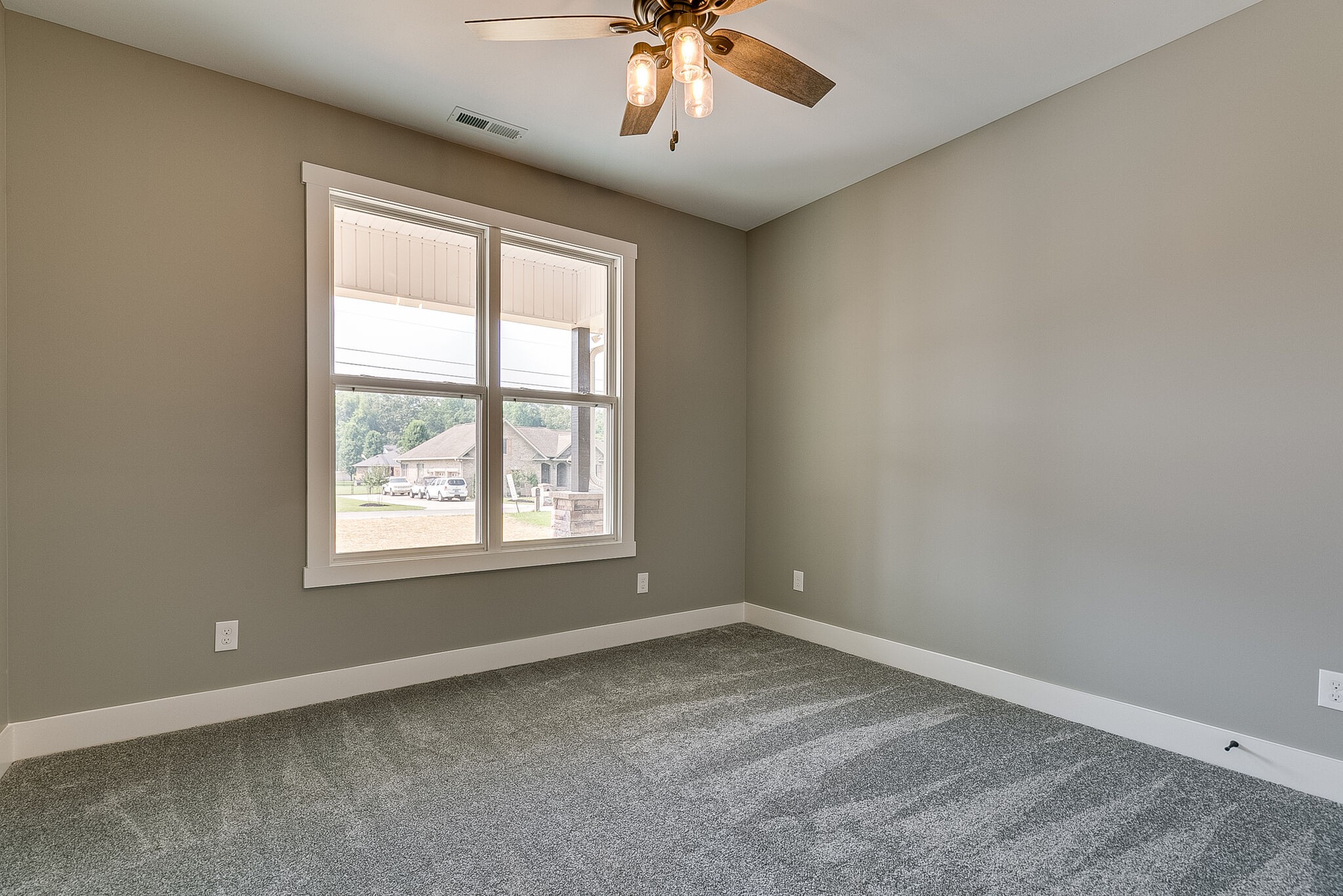 85 Post Road Manchester, TN 37355 - Photo 23 of 48 an empty room with a window