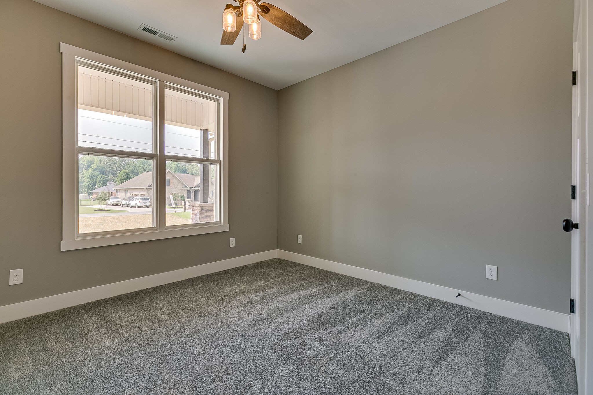 85 Post Road Manchester, TN 37355 - Photo 24 of 48 an empty room with a window