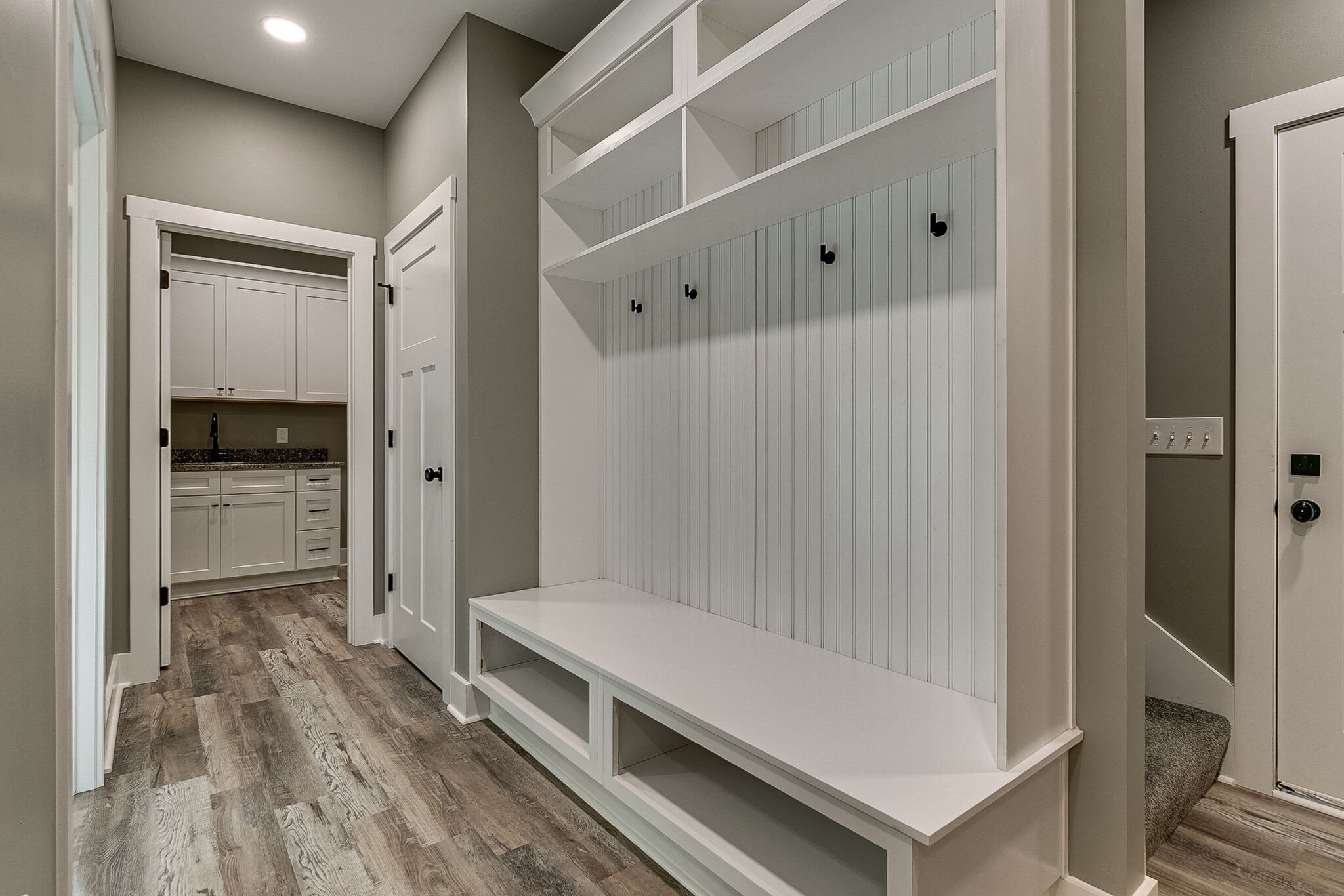 85 Post Road Manchester, TN 37355 - Photo 30 of 48 a bathroom with a tub and shower