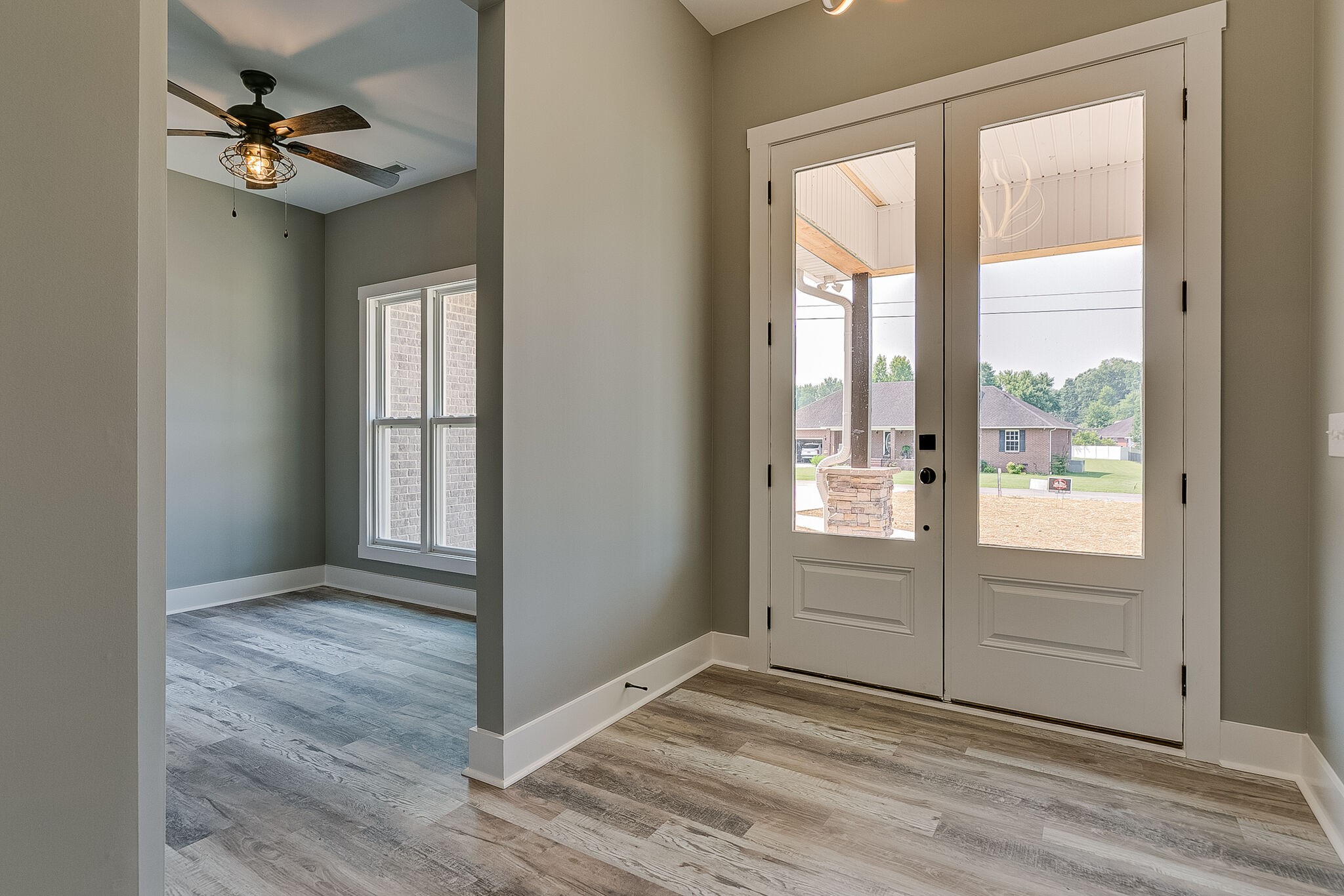 85 Post Road Manchester, TN 37355 - Photo 7 of 48 a view of an empty room and window