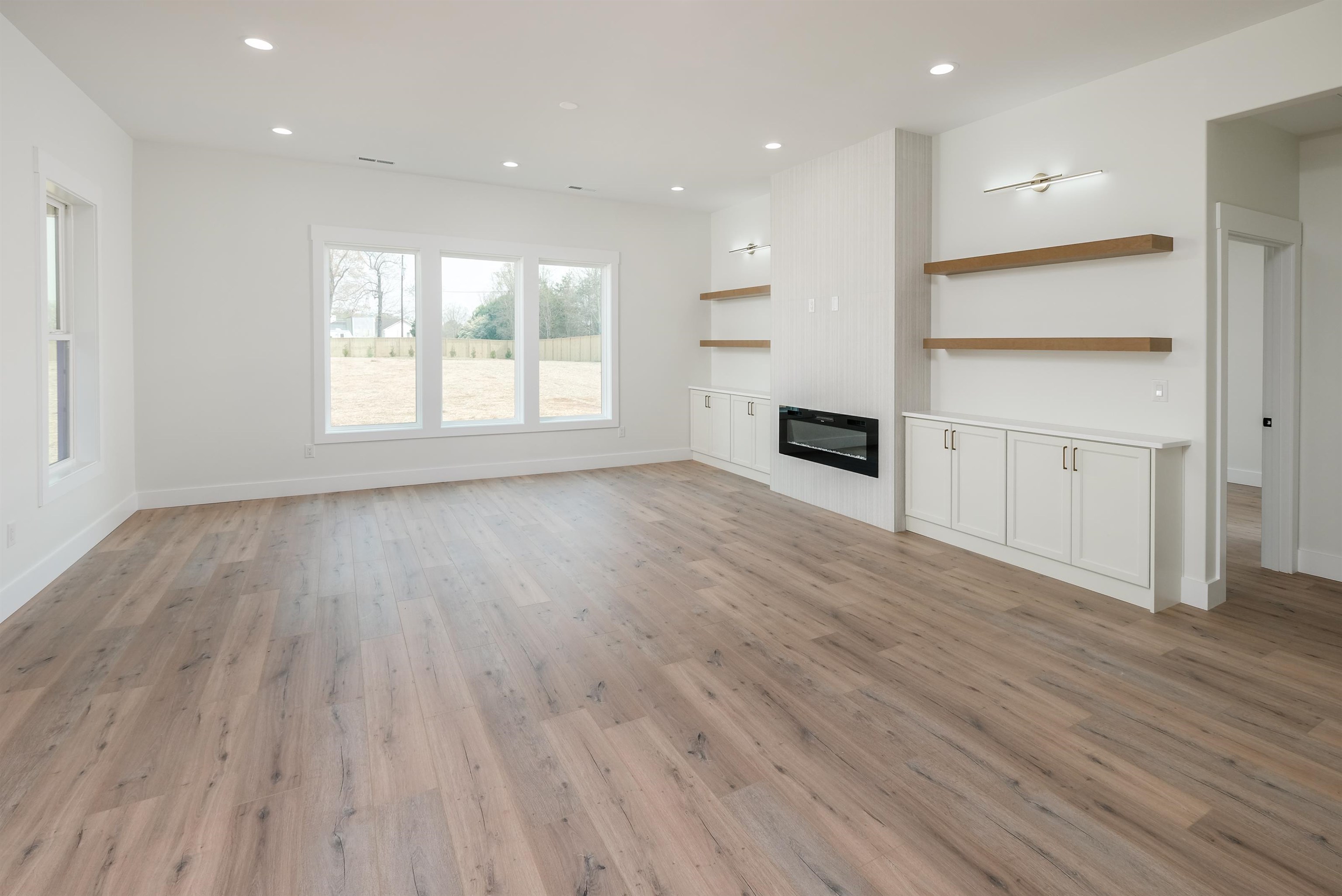 3615 Pennington Road Greer, SC 29651 - Photo 3 of 36