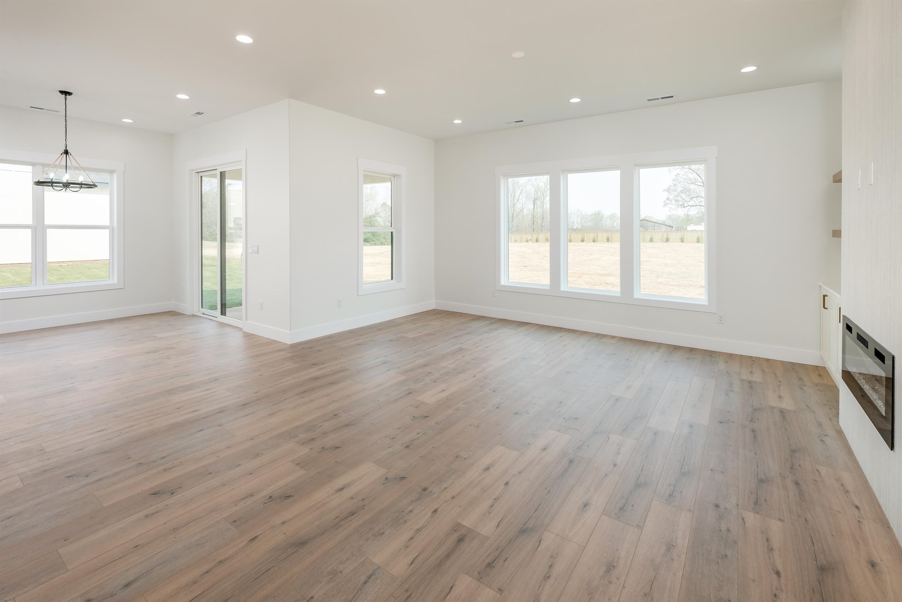 3615 Pennington Road Greer, SC 29651 - Photo 4 of 36