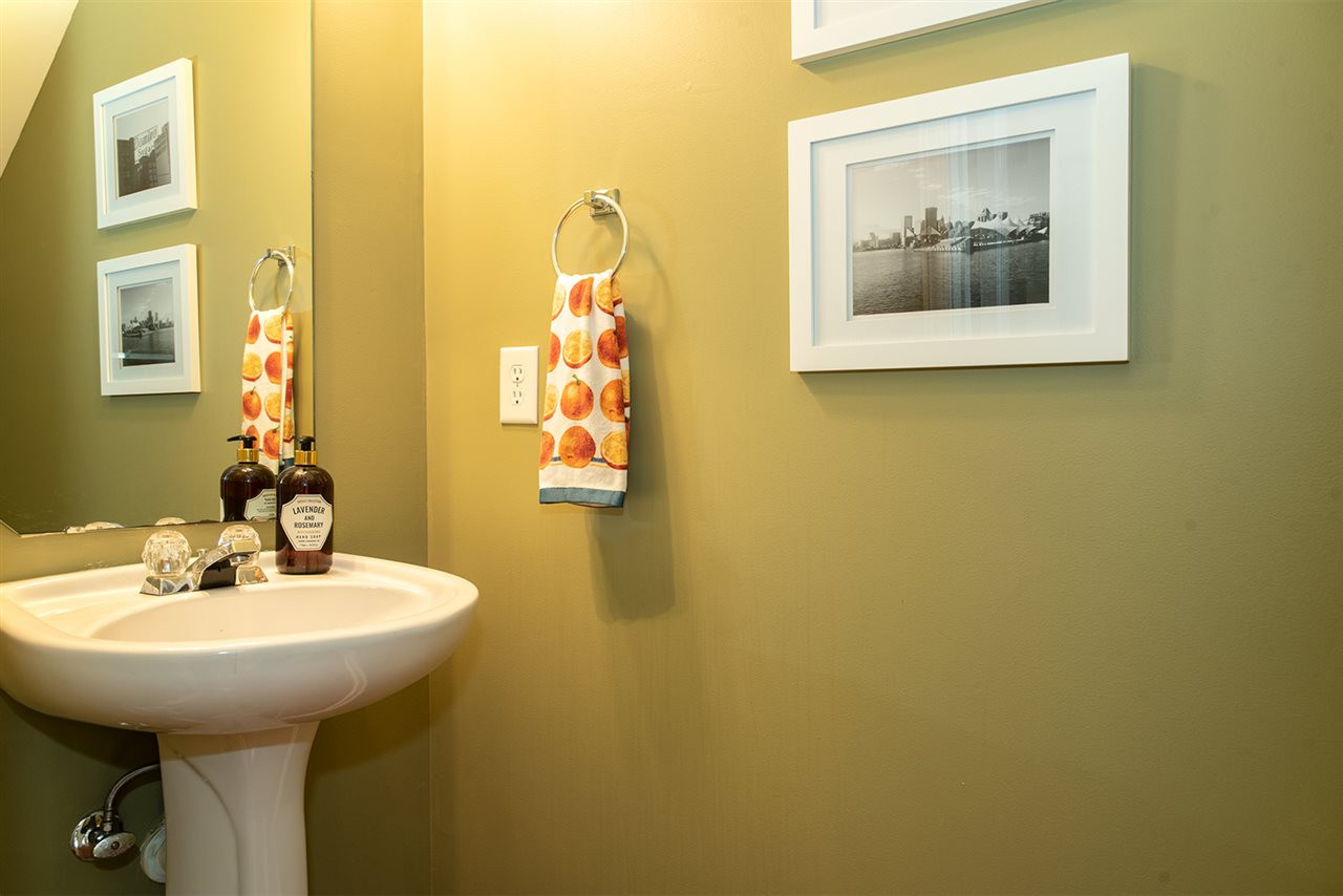 8272 City Loft Court Raleigh, NC 27613 - Photo 6 of 26 1/2 Bathroom