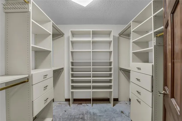 $1,000,000 | 624 Hull Island Drive, Oakland, FL 34787