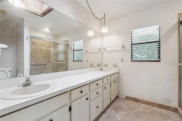 $894,000 | 624 Hull Island Drive, Oakland, FL 34787