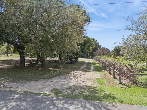 $894,000 | 624 Hull Island Drive, Oakland, FL 34787