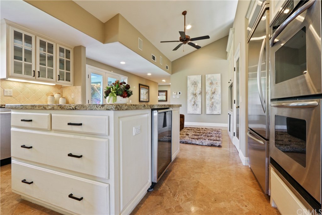 32682 7 Seas Drive Dana Point, CA 92629 - Photo 20 of 32 Showing off this elegant but easy to use and enjoy kitchen.