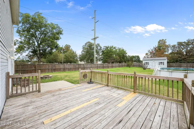 $325,000 | 101 Loyd Lane, Beulaville, NC 28518