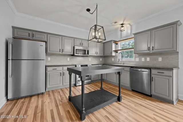 $325,000 | 101 Loyd Lane, Beulaville, NC 28518