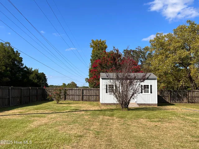 $325,000 | 101 Loyd Lane, Beulaville, NC 28518