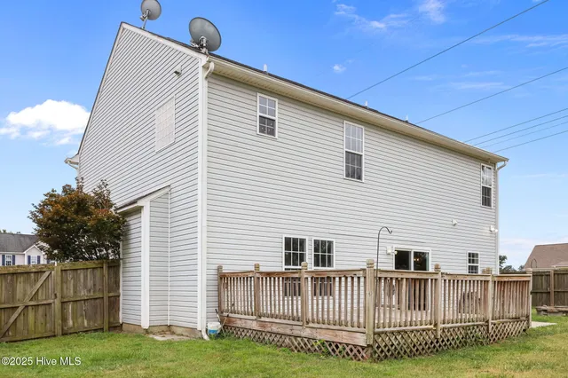 $325,000 | 101 Loyd Lane, Beulaville, NC 28518