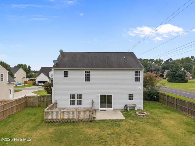 $325,000 | 101 Loyd Lane, Beulaville, NC 28518