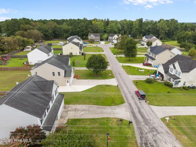 $325,000 | 101 Loyd Lane, Beulaville, NC 28518