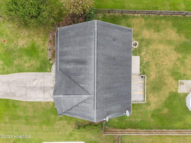 $325,000 | 101 Loyd Lane, Beulaville, NC 28518