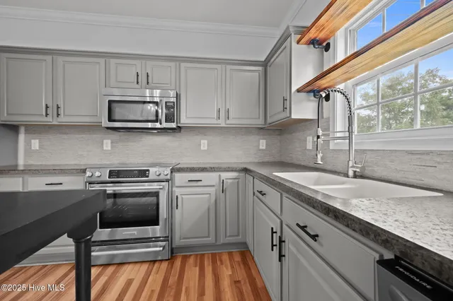 $325,000 | 101 Loyd Lane, Beulaville, NC 28518