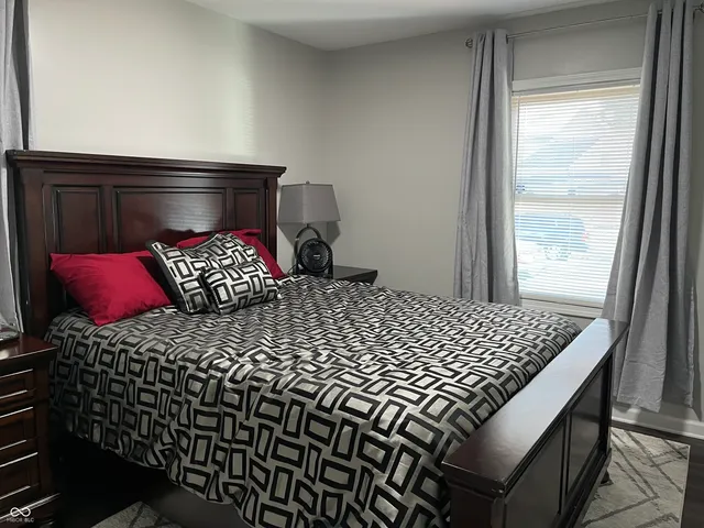 $159,900 | 1424 West 27th Street, Indianapolis, IN 46208