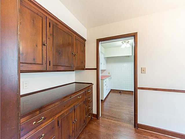 2267 Oxford Road Columbus, OH 43221 - Photo 8 of 24