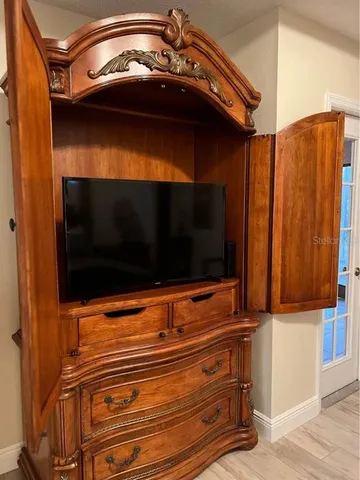 $2,300 | 9448 Tooke Shore Drive, Weeki Wachee, FL 34613